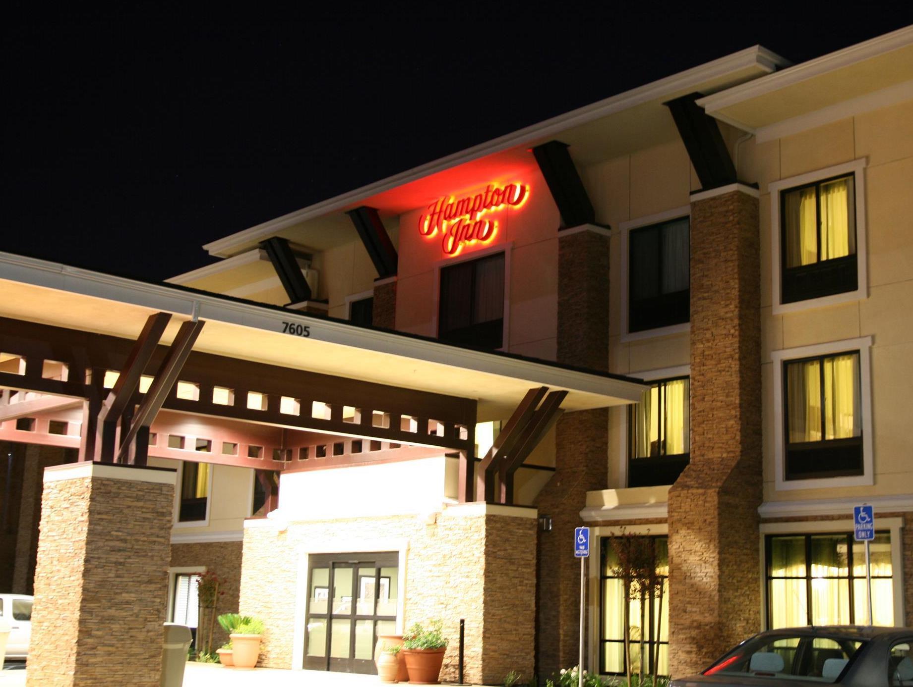 Hampton By Hilton Hotel Brentwood Ngoại thất bức ảnh