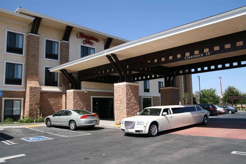 Hampton By Hilton Hotel Brentwood Ngoại thất bức ảnh