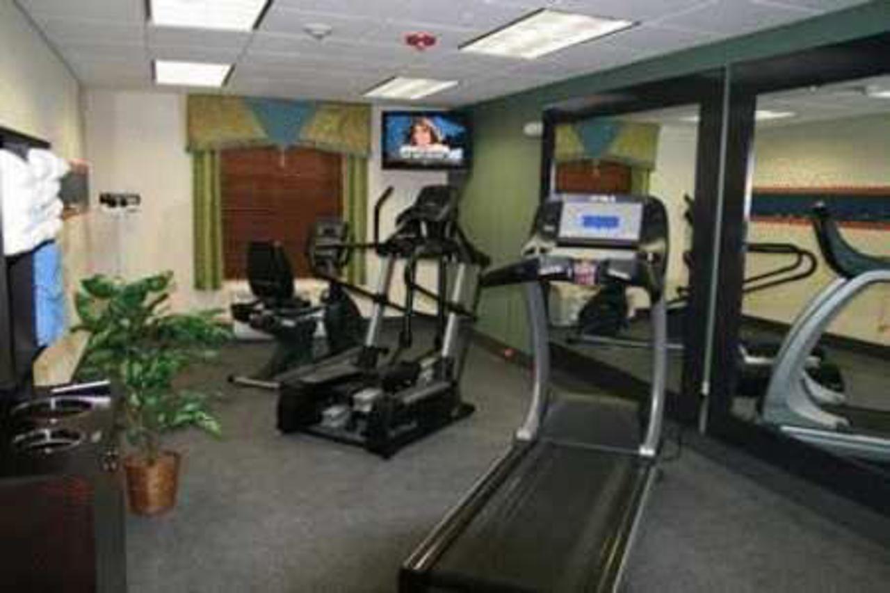 Hampton By Hilton Hotel Brentwood Ngoại thất bức ảnh