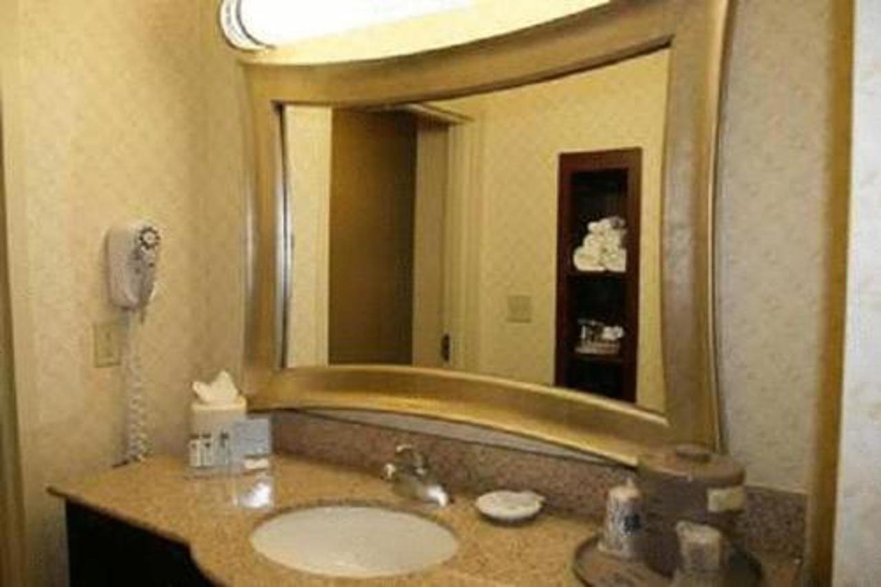 Hampton By Hilton Hotel Brentwood Ngoại thất bức ảnh