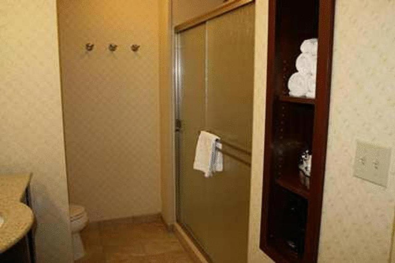 Hampton By Hilton Hotel Brentwood Ngoại thất bức ảnh