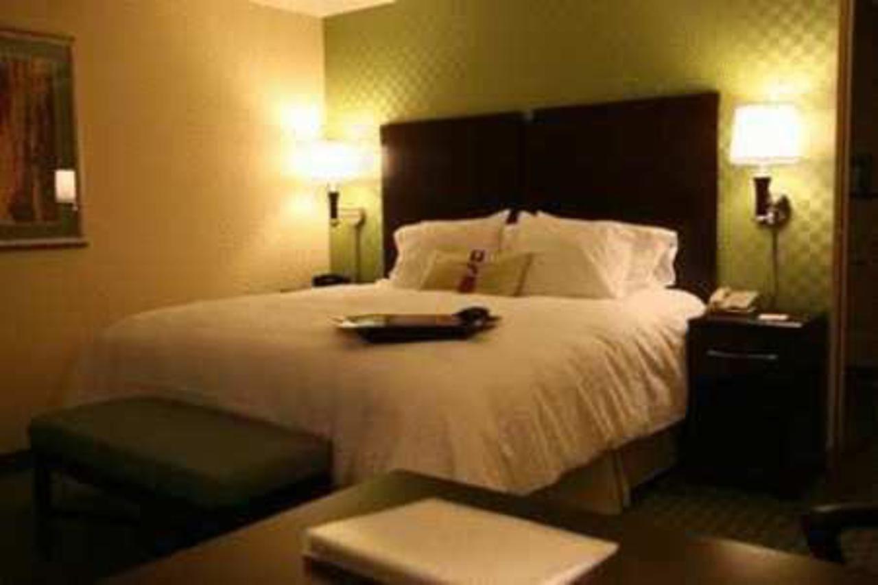 Hampton By Hilton Hotel Brentwood Ngoại thất bức ảnh