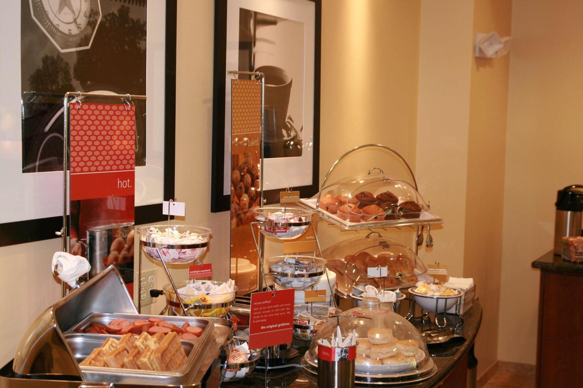 Hampton By Hilton Hotel Brentwood Ngoại thất bức ảnh