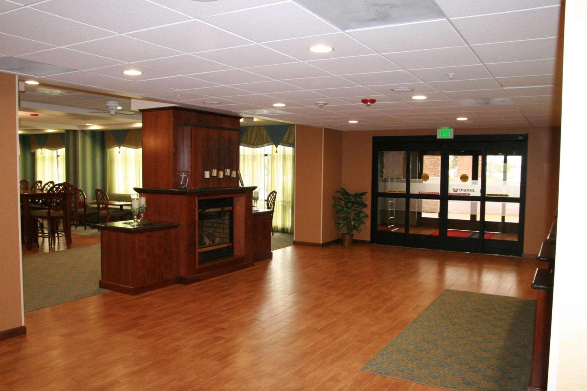 Hampton By Hilton Hotel Brentwood Ngoại thất bức ảnh