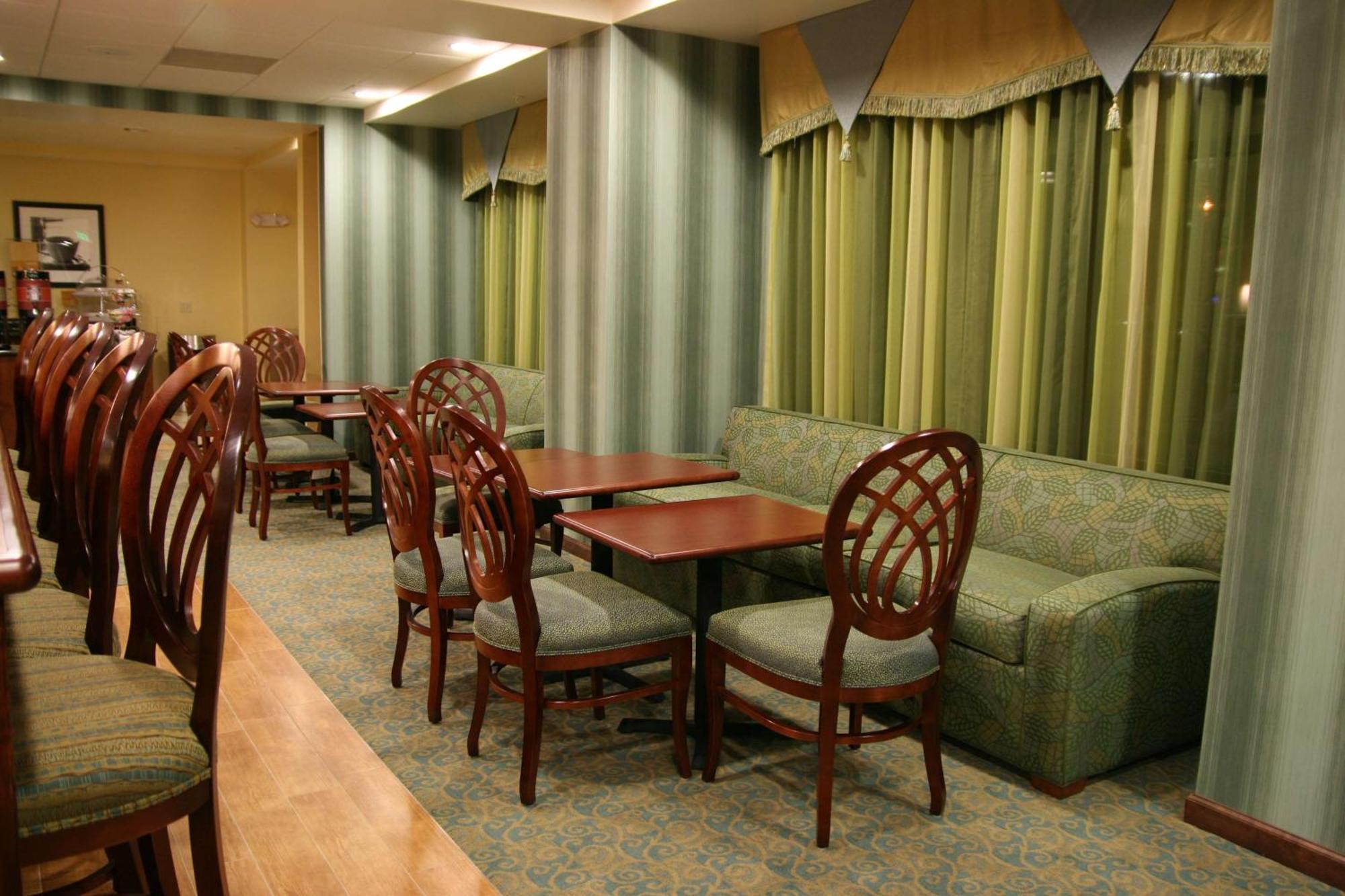 Hampton By Hilton Hotel Brentwood Ngoại thất bức ảnh